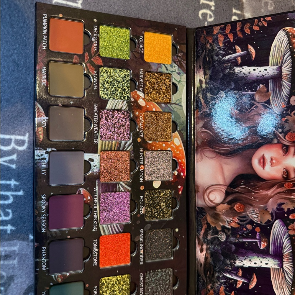 Harvest Moon Eyeshadow Palette